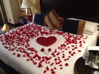 1360090031bed_with_roses_(copier).jpg