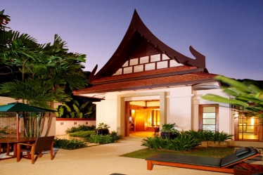 1370418256banyan-tree-phuket-deluxe-villa-exterior_(copy).jpg
