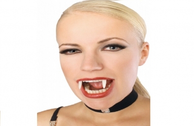 1443964220dentier-de-vampire-phosphorescent_219123.jpg